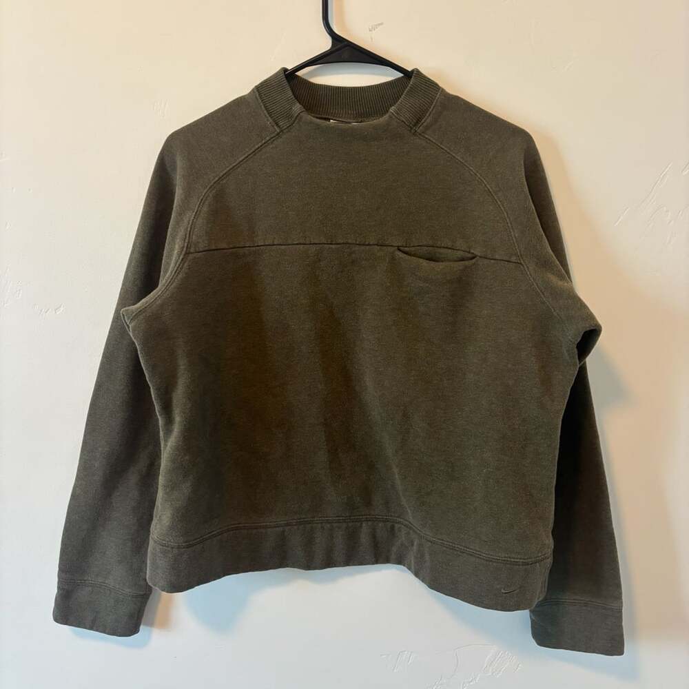 Nike Vintage Silver Tag Olive Green Crewneck Sweatshirt with Chest Pocket Size S